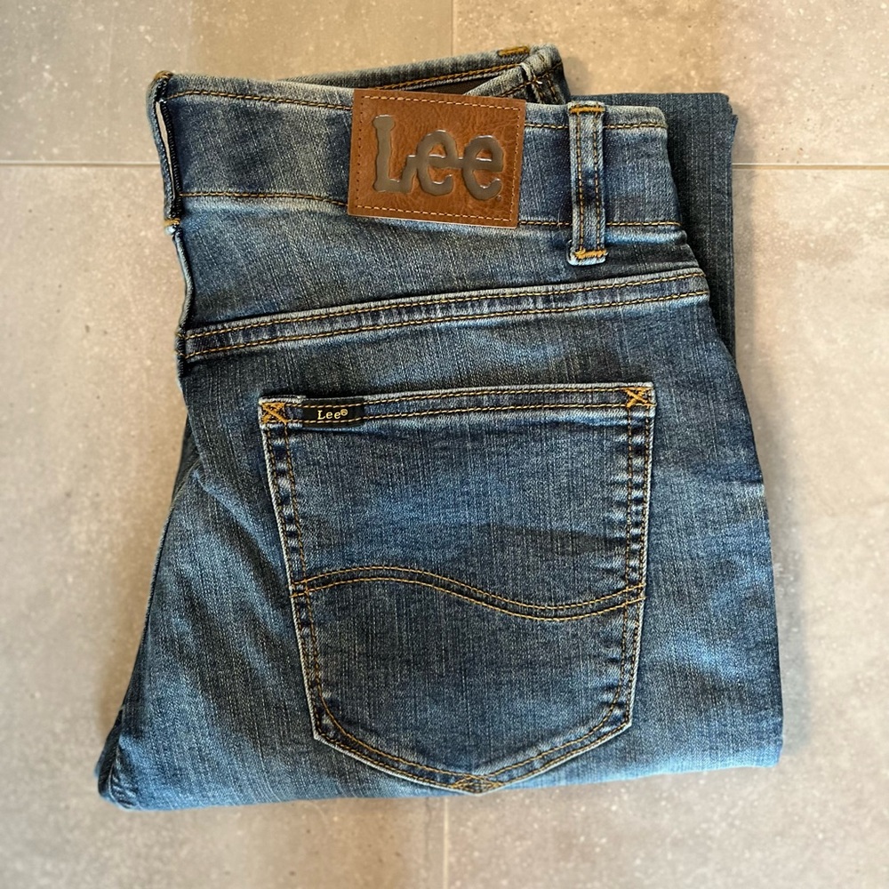 Men’s Lee Extreme Motion Jeans W 32 L 30. Straight fit Tapered leg